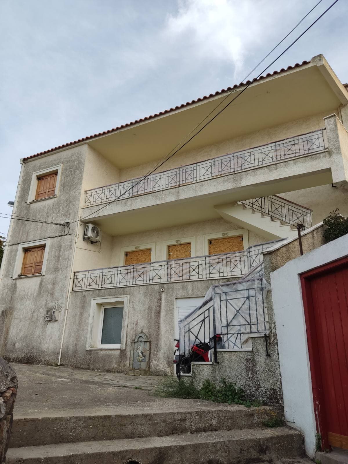 MYRINA – APPARTEMENT DANS LE QUARTIER TSIAS - 101004